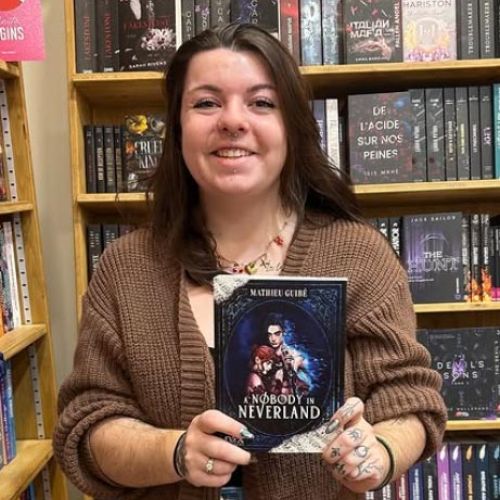 Laura| Libraire à 9e quai annecy
